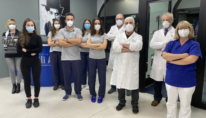 Foto gruppo con mascherina